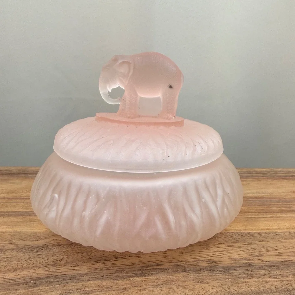 LE Smith Pink Frosted Satin Glass Elephant Finial Powder Jar Trinket Box Vintage